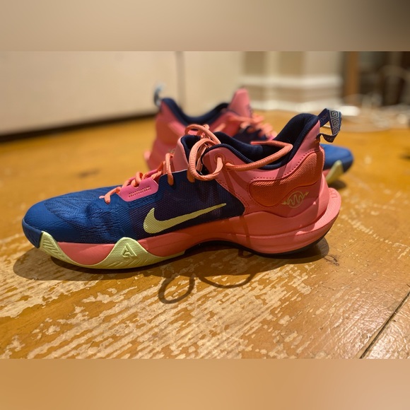 Giannis Freak 3 - Picture 6 of 10